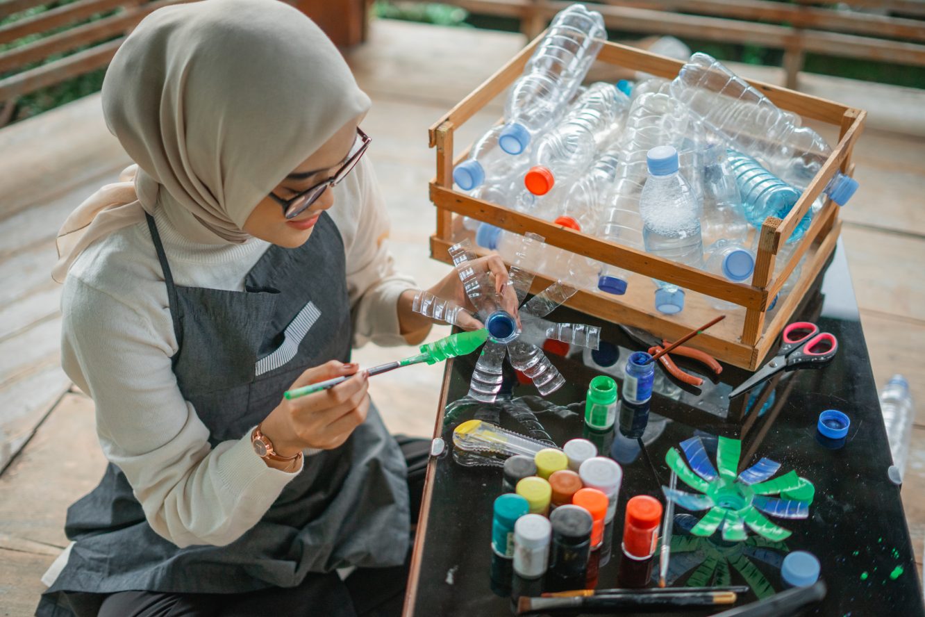 Beauty Entrepreneur Fights Plastic Waste with Refillable Bottles